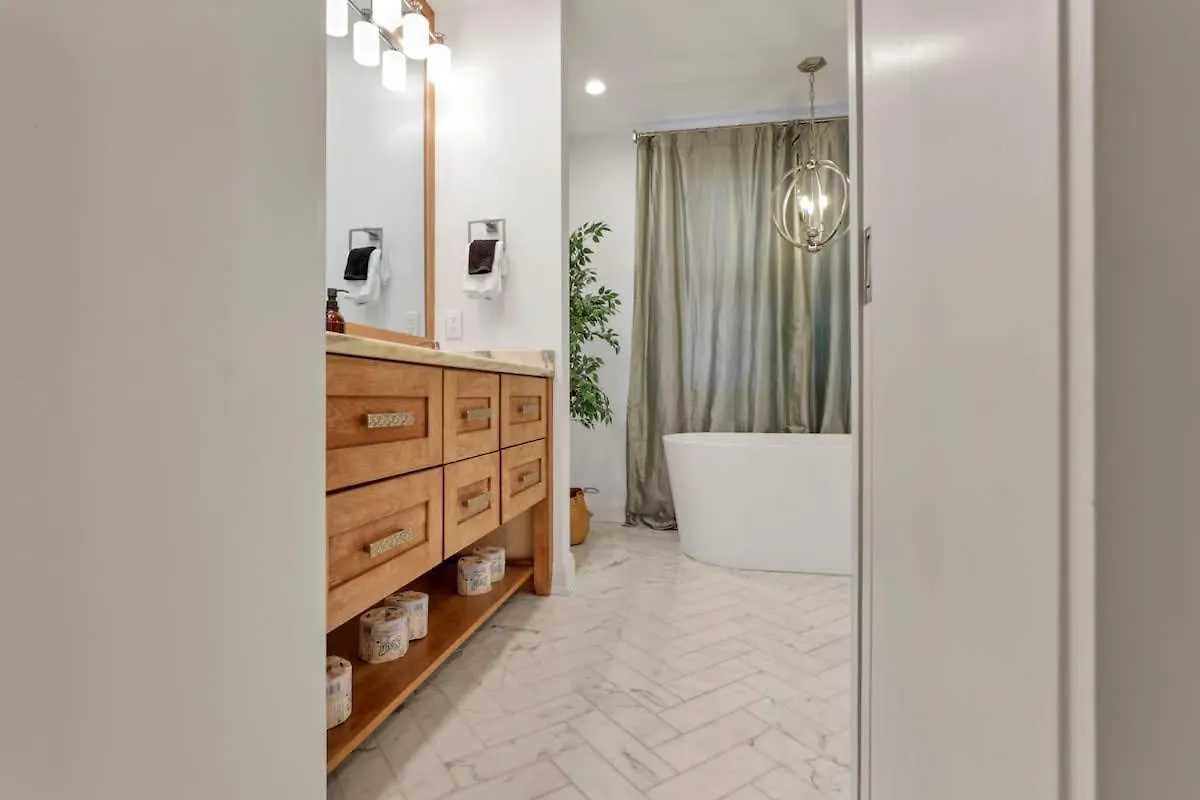 The Mohawk Masterpiece Villa Columbus Holiday home