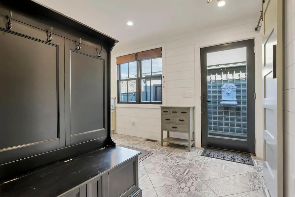 The Mohawk Masterpiece Villa Columbus